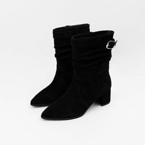 [신난다슈] 여성 앵클 부츠 힐 6cm 숏 앵글 부츠 소가죽 스웨이드 통굽 버클 BS25109 블랙