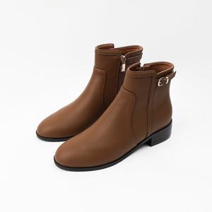 [신난다슈] 여성 앵클부츠 3cm 여자 숏 플랫 앵글 부츠 소가죽 발편한 쿠션 통굽 BS25079 브라운