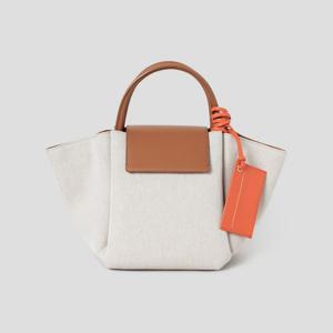 [빈폴] Less Bag_1 미디엄 캔버스 토트백 - 아이보리 BE58D3M800