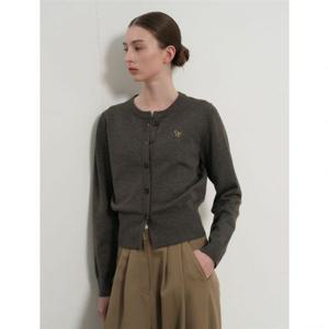 제너럴아이디어 에센셜 크루넥 가디건 [CHARCOAL] WBD3L04501 382937