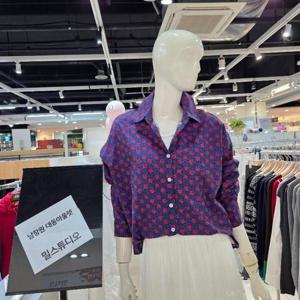 밀스튜디오 DP02 반복적인패턴의오버핏블라우스 LS4BLS108