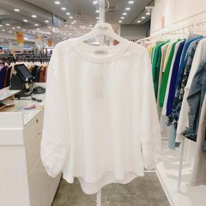 오프리미츠 H 레이스루즈핏티셔츠 B26TS2401