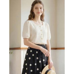 FOCUS  스퀘어넥 엠보 블라우스 PBBF6M1BL5571