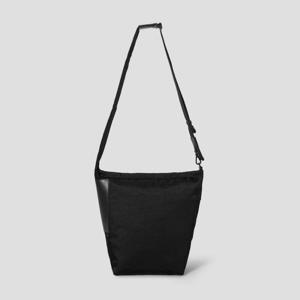 [빈폴] Less Bag_2 미디엄 나일론 크로스백 - 블랙 BE62D2M855
