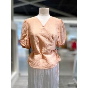 [올리브데올리브] OW5MB428 볼륨소매 V넥 랩블라우스