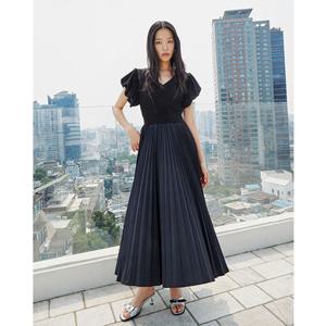 [에고이스트] ER3KO761 볼륨소매 주름 믹스 니트 원피스 (25년 가을)