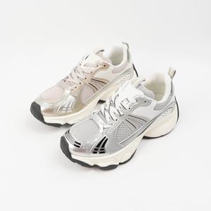 [신난다슈]여성 스니커즈 5cm 2종 키높이 운동화 소가죽 발편한 쿠션 매쉬 콤비 AG247647