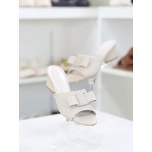 바이로쏘 세이브존03 장식 포인트 청키 미들힐 6cm 뮬 샌들 SAV(BY)24S11731AI2