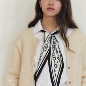 [헤지스] 블랙 H클립 마름모 실크 스카프 HISC5E500BK