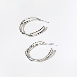 (은침) 칼라 웨이브 귀걸이