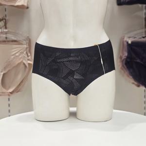 [트라이엄프] 레이스 심리스 무봉제 프리컷 팬티 TEWPT992 BK