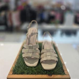 허시파피 세이브존04 여성세미드레스논슬립블럭굽컴포트드레스샌들4cm 3FR022