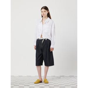 [CC콜렉트] 숄더 버튼 스트라이프 크롭 셔츠 (C253MSC011)