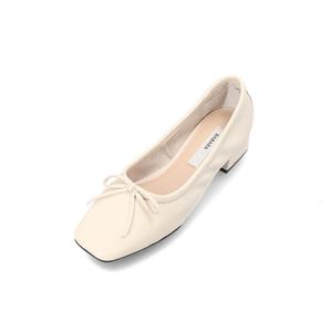 바바라 스퀘어 리본 펌프스 아이보리 BBD148