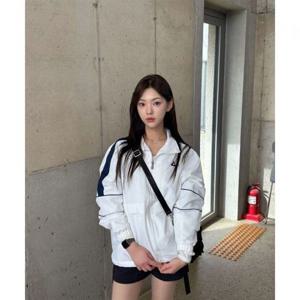 르꼬끄 유니 듀스 루즈핏 자켓 - 화이트 QR123JJK22 406250