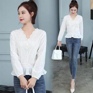 [프로셀러] F55421 예쁨주의 허리셔링 펀칭레이스 V넥 블라우스