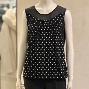 [벨리시앙]시스루 라인넥 슬리브리스 블라우스(2color) BL5232