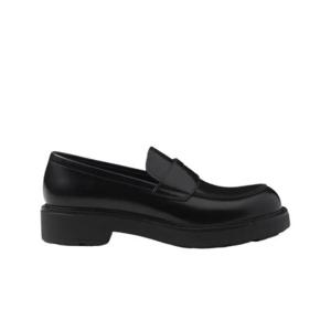 프라다 브러쉬드 레더 로퍼 블랙 2DG149-055-F0002