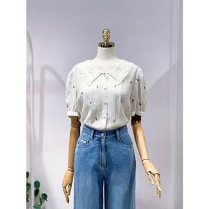 올리브데올리브 (OW5MB429) 핀턱 포인트 레이스 카라 블라우스