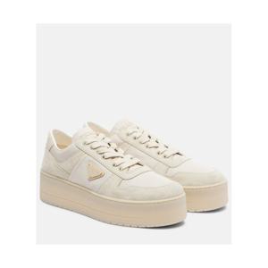 프라다 Downtown Bold Re Nylon 스웨이드 스니커즈 P01171075