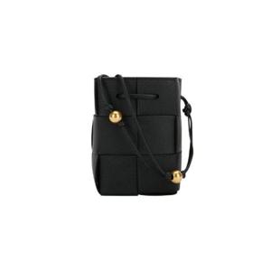 보테가 베네타 인트레치아토 미니 버킷백 블랙 714605VCP138425