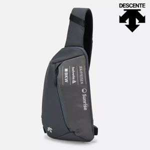 [데상트]데상트 스위스 스키팀 테크 슬링백 SP323SBG70DGRY 가방