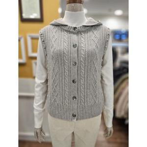 BCBG 세이브존01 라쿤 케이블 후드 니트 베스트 B5DAK513A