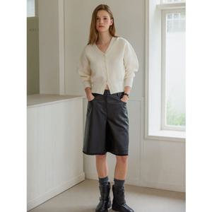 [올리브데올리브] (올리브데올리브)OL4AL851 페이크 레더 버뮤다 팬츠 OL4AL851