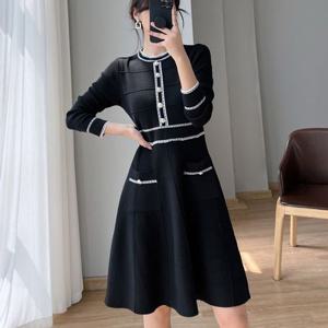 와플 패턴 A라인 스커트 배색 니트 원피스