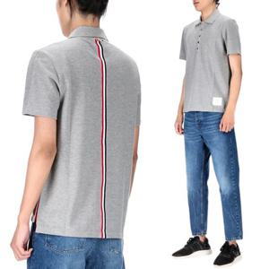 [톰브라운] 센터백 스트라이프 MJP042A 00050 055 릴렉스핏 폴로 티셔츠