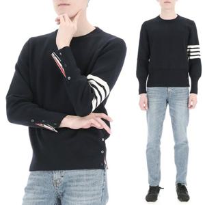 [톰브라운] 사선완장 MKA189A 00014 415 톰브라운 루프탭 밀라노 스티치 남성 울 니트 스웨터