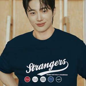 [지오다노][변우석] 남자 레귤러핏 라운드넥 그래픽 프린트 긴팔 맨투맨 5컬러 025511