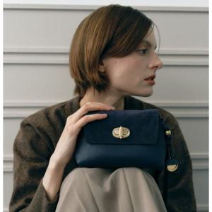 JABA5F122N2[AUBE] 다크네이비 가죽 스웨이드콤비 오브 장식 크로스백 S