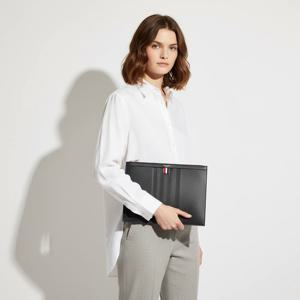 톰브라운 디보스드 미듐 클러치백 MAC133A 00198 001