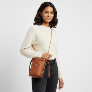 끌로에 클로에 마르씨 마이크로 버킷백 CHC23AP844I31 25M