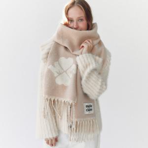 [마리끌레르][정가59,000]클로버 하트 로고 브러시 머플러(MAFDSC19NLE)