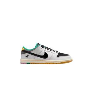 Nike나이키 x CSEF SB 덩크 로우 프로 화이트 앤 블랙 HJ4132-100