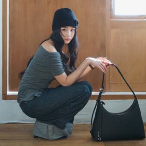 [메트로시티][비밀코드] 빅토리아 NEW 26SS 숄더백 미듐 M261MF8080Z