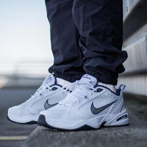 나이키 데일리 러닝 운동화 에어 모나크 IV 415445-102