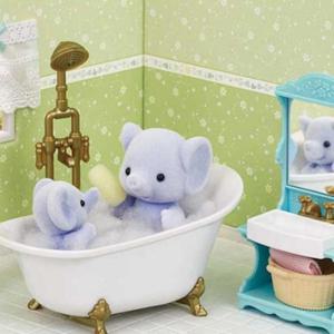 실바니안 패밀리 코끼리 소녀의 욕실 세트 인형 피규어 장난감