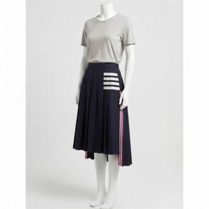 톰브라운 25 RWB 탭 드롭백 플레인 위빙 울 플리츠 스커트 FGC400V 06146 415 373422