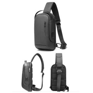 [패션] 유행 USB 포트 보조 바디백 슬링백 패션 가방 블랙