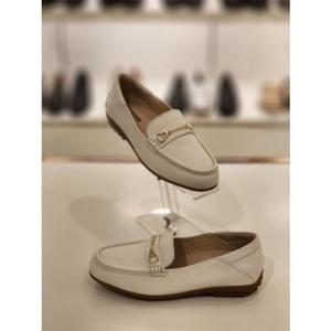 [금강 구두] 금강제화 랜드로바 여성 금속 장식 로퍼 화이트 LANSLS4220WG9 LANSLS4220WG9