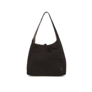 [질스튜어트 핸드백] JABA5E011BK  블랙 나일론 원단 리버서블 숄더백 M JABA5E011BK