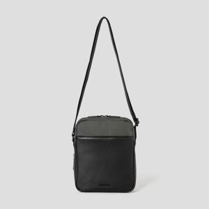 [빈폴ACC] 커뮤터 세로 메신저 - 그레이 (BE59D2M033)