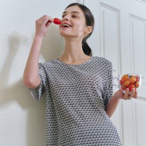 비너스 시원한 착용감 주름지 기하나염 여성 실내복 상의 VEP3921F