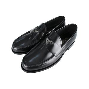 [프라다] 삼각로고 브러시드 로퍼 (2DB205 055 F0002)