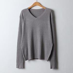 나야홍 / 아이우먼 브이넥꽈배기니트티 APJ356M512 빅사이즈