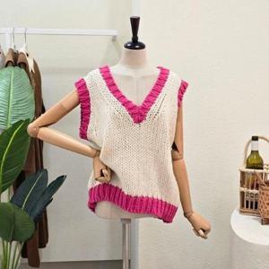[포커스]FW4J3VT31194_라인 배색 브이넥 니트 베스트
