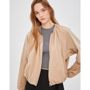 질스튜어트 뉴욕 여성 24FW 간절기 경량 베이지 셔링 디테일 블루종 점퍼 JSJU4D210I2